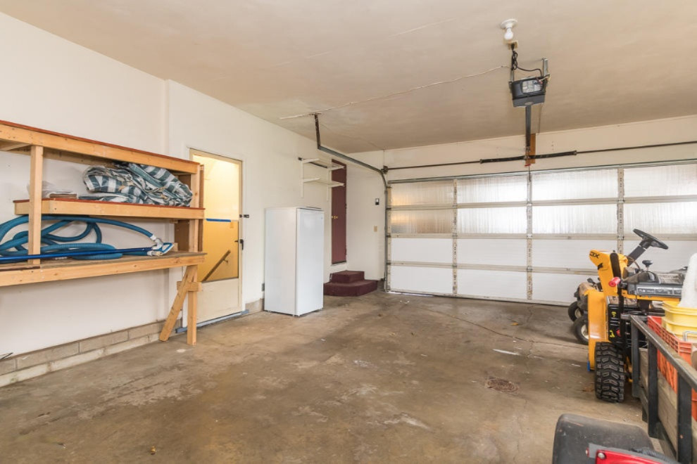 4330 Watkins Road Battle Creek, MI 49015 - Photo 18 of 56 2 c garage