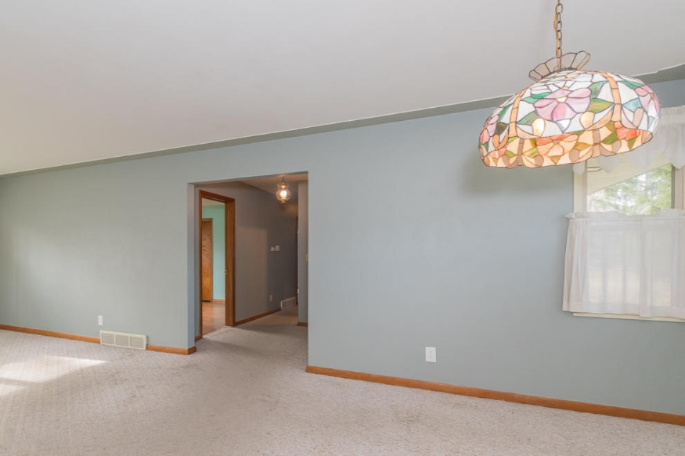 4330 Watkins Road Battle Creek, MI 49015 - Photo 31 of 56 dining area