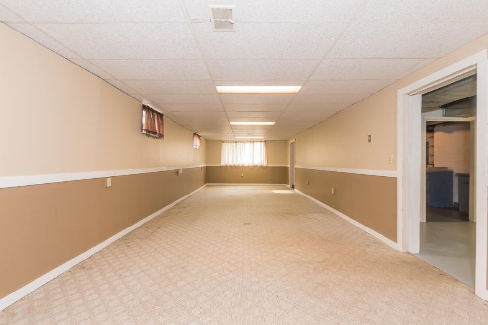4330 Watkins Road Battle Creek, MI 49015 - Photo 53 of 56 rec rm dalite window