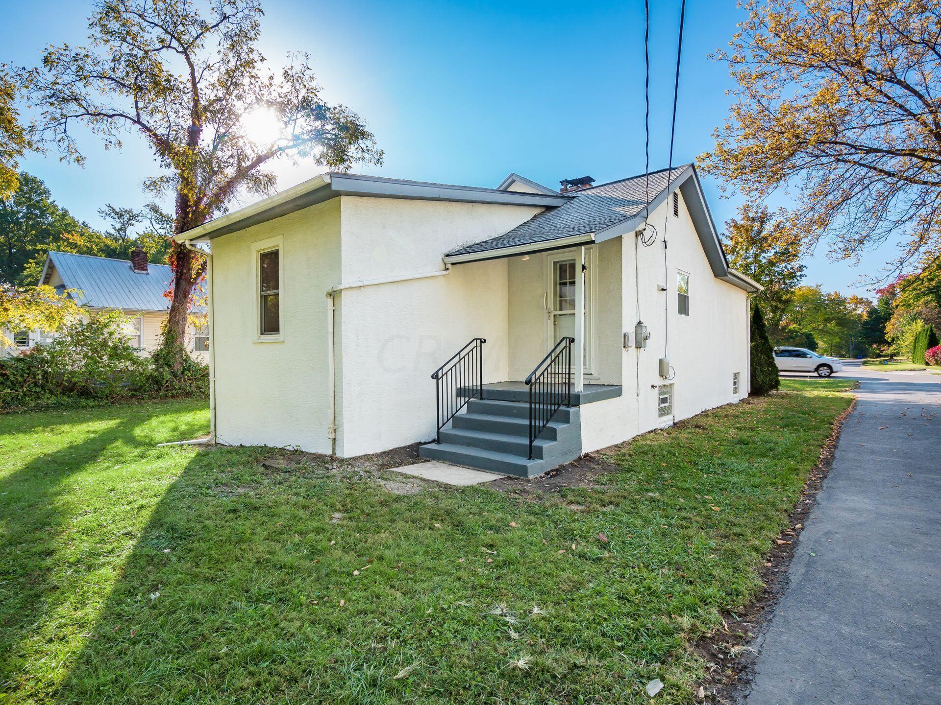 2596 Zollinger Road Columbus, OH 43221 - Photo 24 of 32 024_b191_i 2596 Zollinger 046