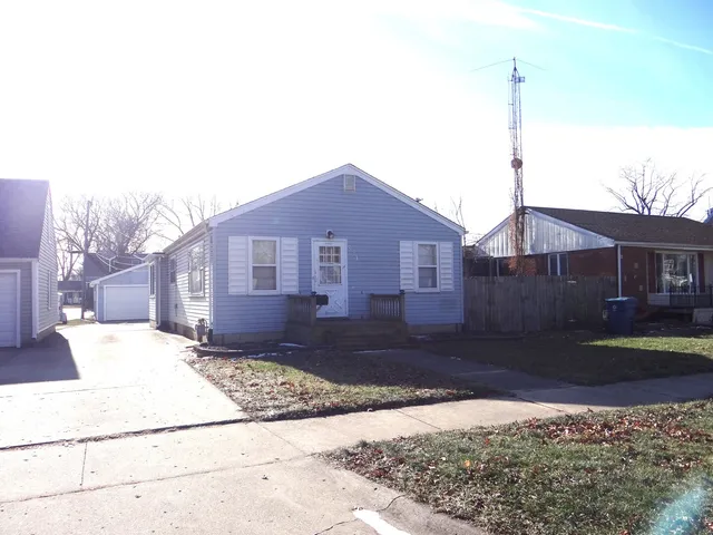 $217,900 | 831 Douglas Street, Morris, IL 60450