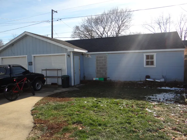 $215,000 | 831 Douglas Street, Morris, IL 60450