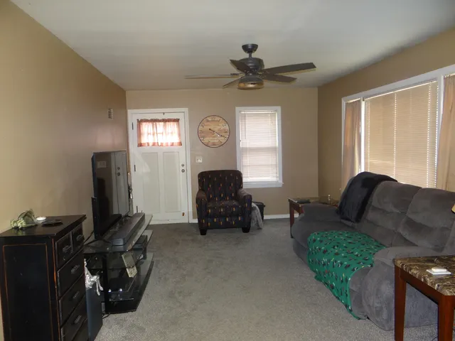 $217,900 | 831 Douglas Street, Morris, IL 60450