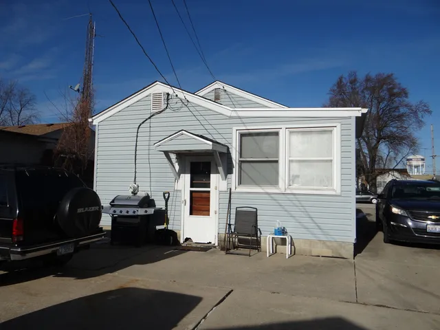$215,000 | 831 Douglas Street, Morris, IL 60450