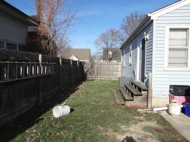 $215,000 | 831 Douglas Street, Morris, IL 60450