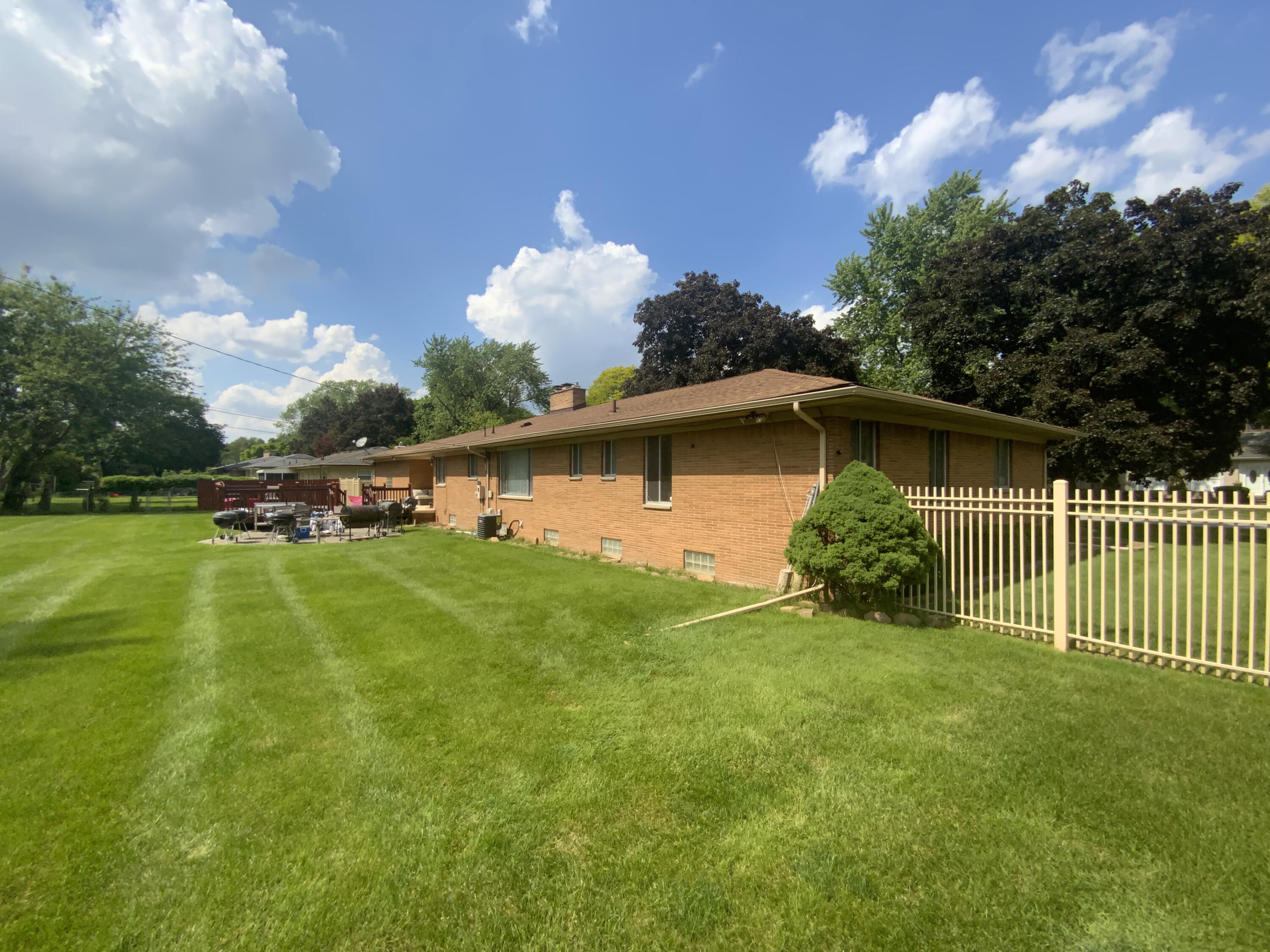 26355 Graham Road Redford, MI 48239 - Photo 11 of 20 IMG_8701