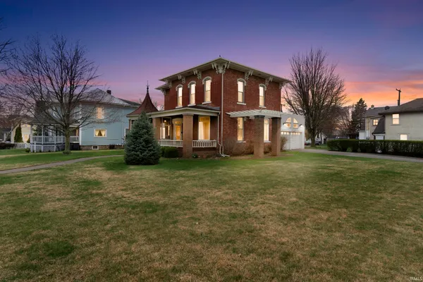 $213,500 | 208 South Morton Street, Kendallville, IN 46755