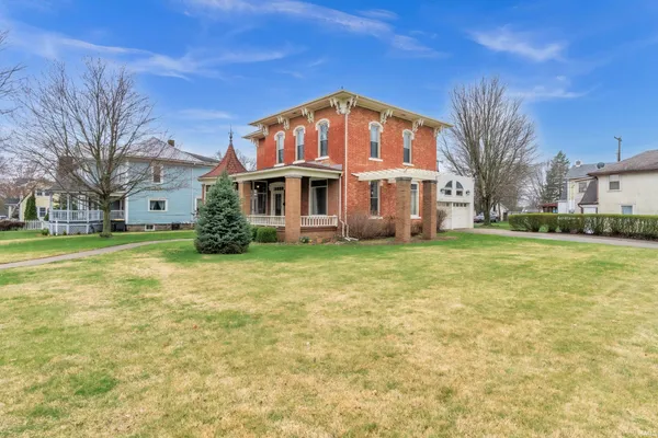 $213,500 | 208 South Morton Street, Kendallville, IN 46755
