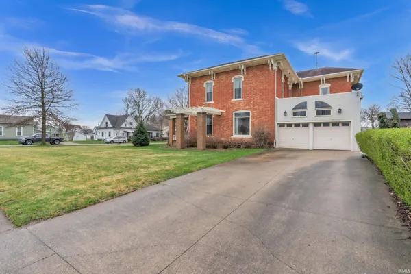 $213,500 | 208 South Morton Street, Kendallville, IN 46755