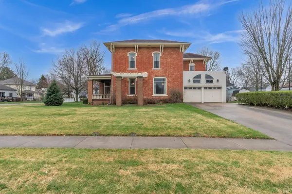 $213,500 | 208 South Morton Street, Kendallville, IN 46755