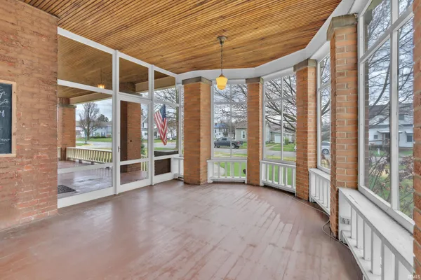 $213,500 | 208 South Morton Street, Kendallville, IN 46755