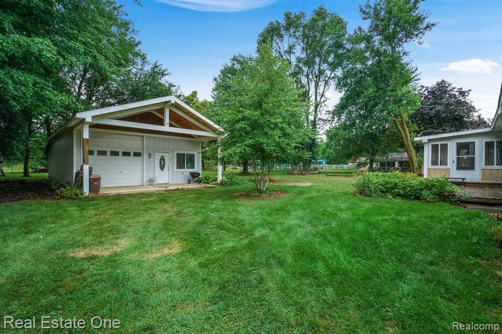 14660 Hoeft Road Belleville, MI 48111 - Photo 3 of 25