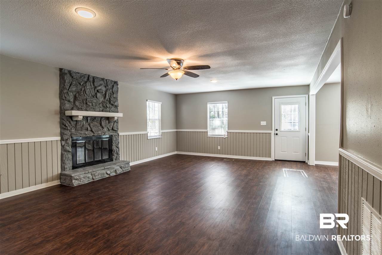 906 Whispering Pines Road Daphne, AL 36526 - Photo 3 of 33