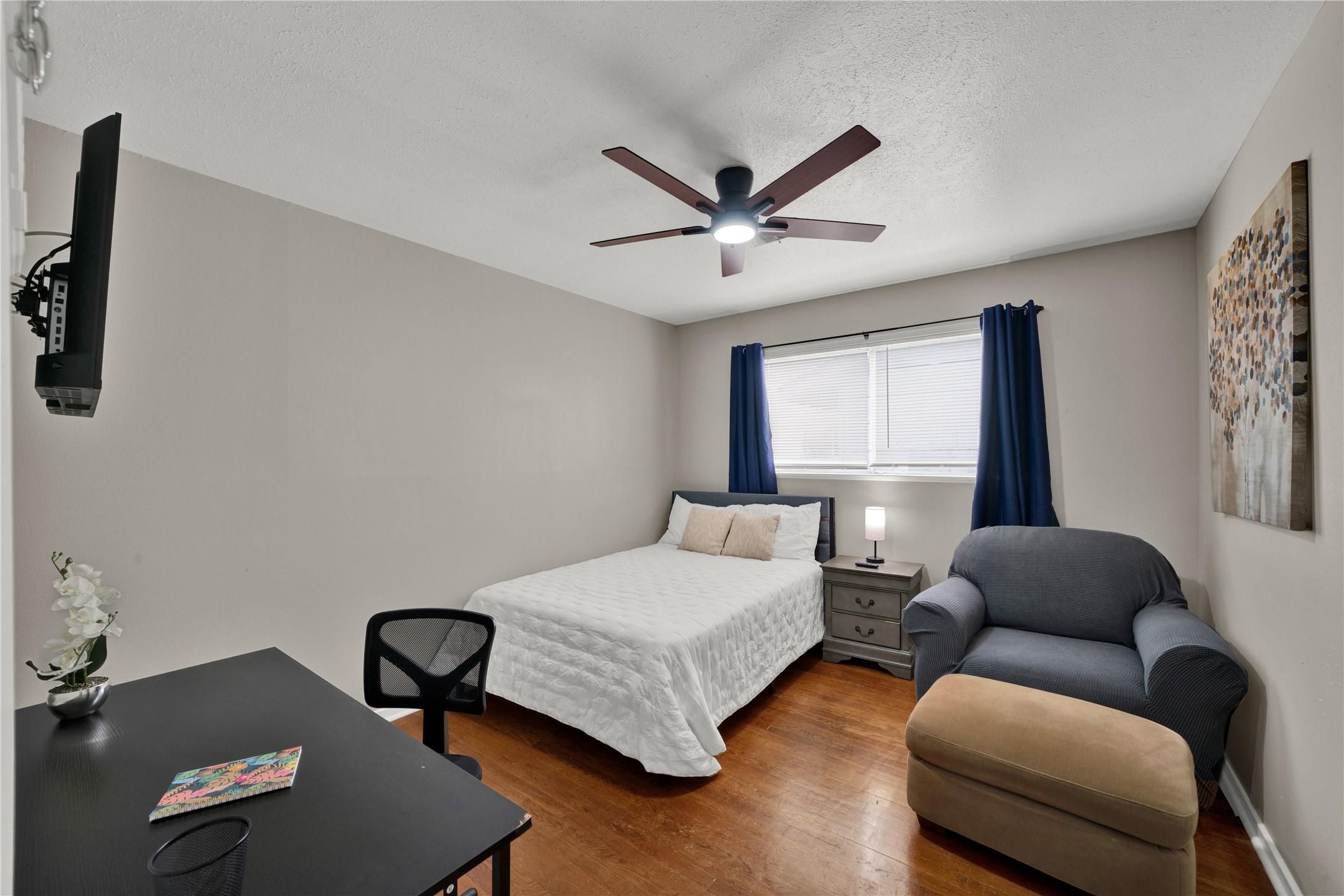 5818 Schevers Street Houston, TX 77033 - Photo 3 of 10