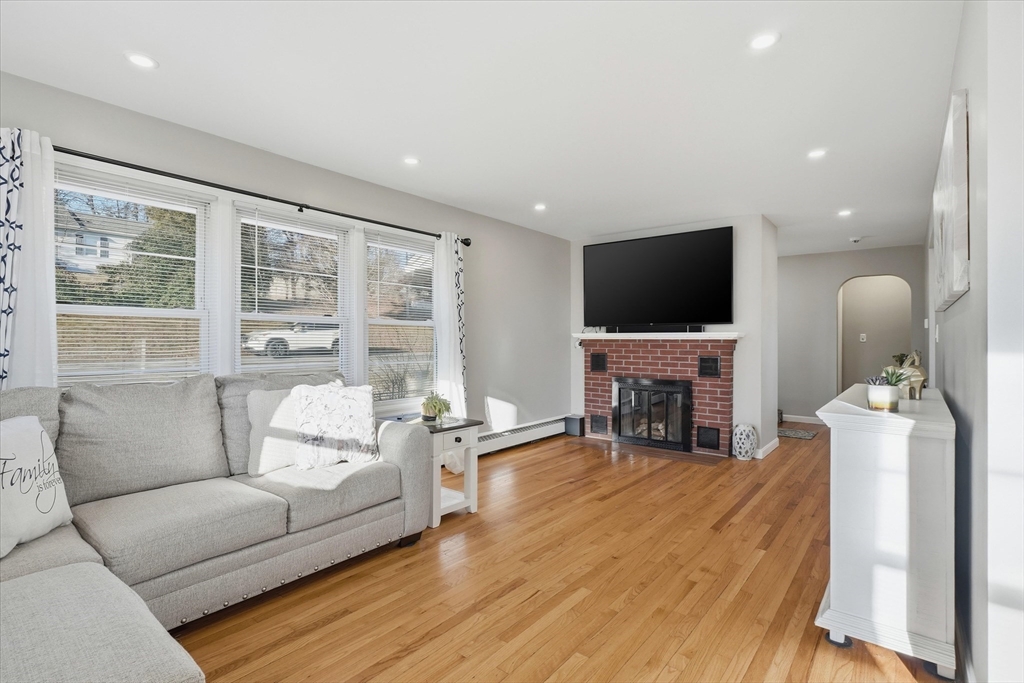 2 Oak Knoll Road Methuen, MA 01844 - Photo 10 of 41 Gallery Image 10