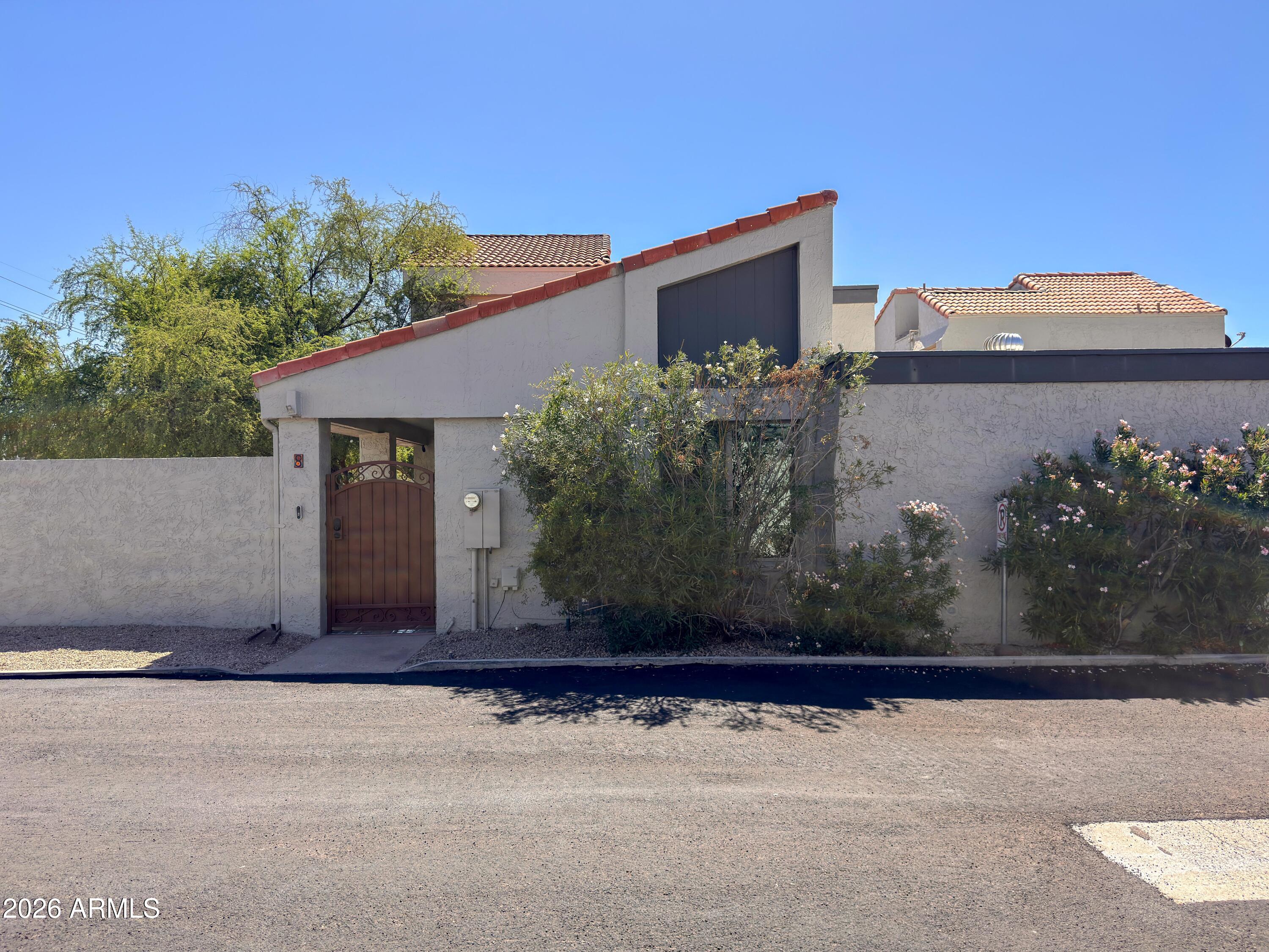2435 West Greenway Road, Unit 8 Phoenix, AZ 85023 - Photo 2 of 41 Greenway-36