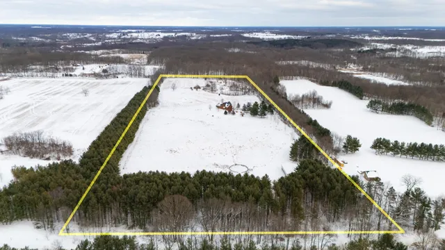 $898,500 | 8475 Gurd Road, Dowling, MI 49050
