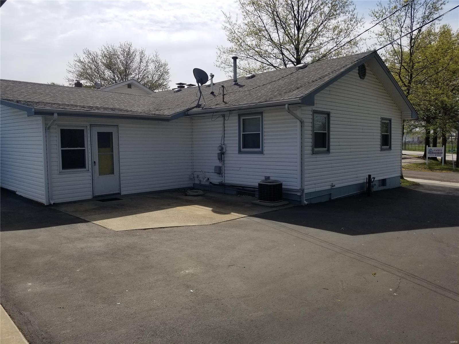 130 West 5th Street Roxana, IL 62084 - Photo 3 of 21