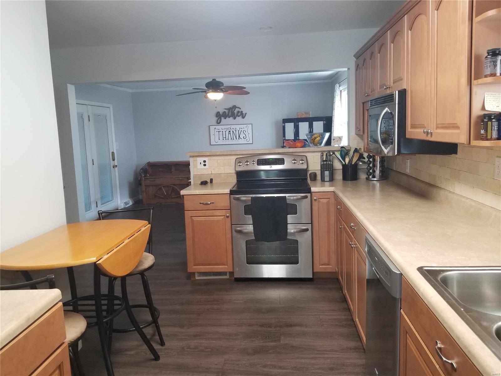 130 West 5th Street Roxana, IL 62084 - Photo 6 of 21