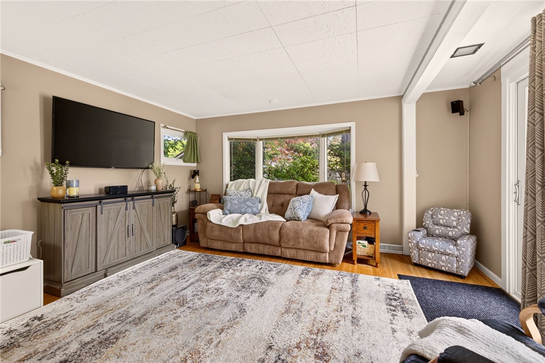 330 Colebourne Road Rochester, NY 14609 - Photo 17 of 37