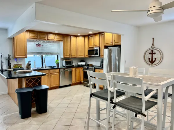 $4,800 | 5570 Southwest 9th Court, Margate, FL 33068