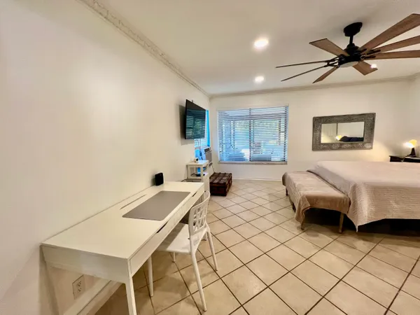 $4,800 | 5570 Southwest 9th Court, Margate, FL 33068