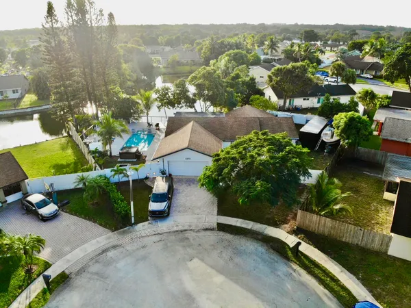 $4,800 | 5570 Southwest 9th Court, Margate, FL 33068