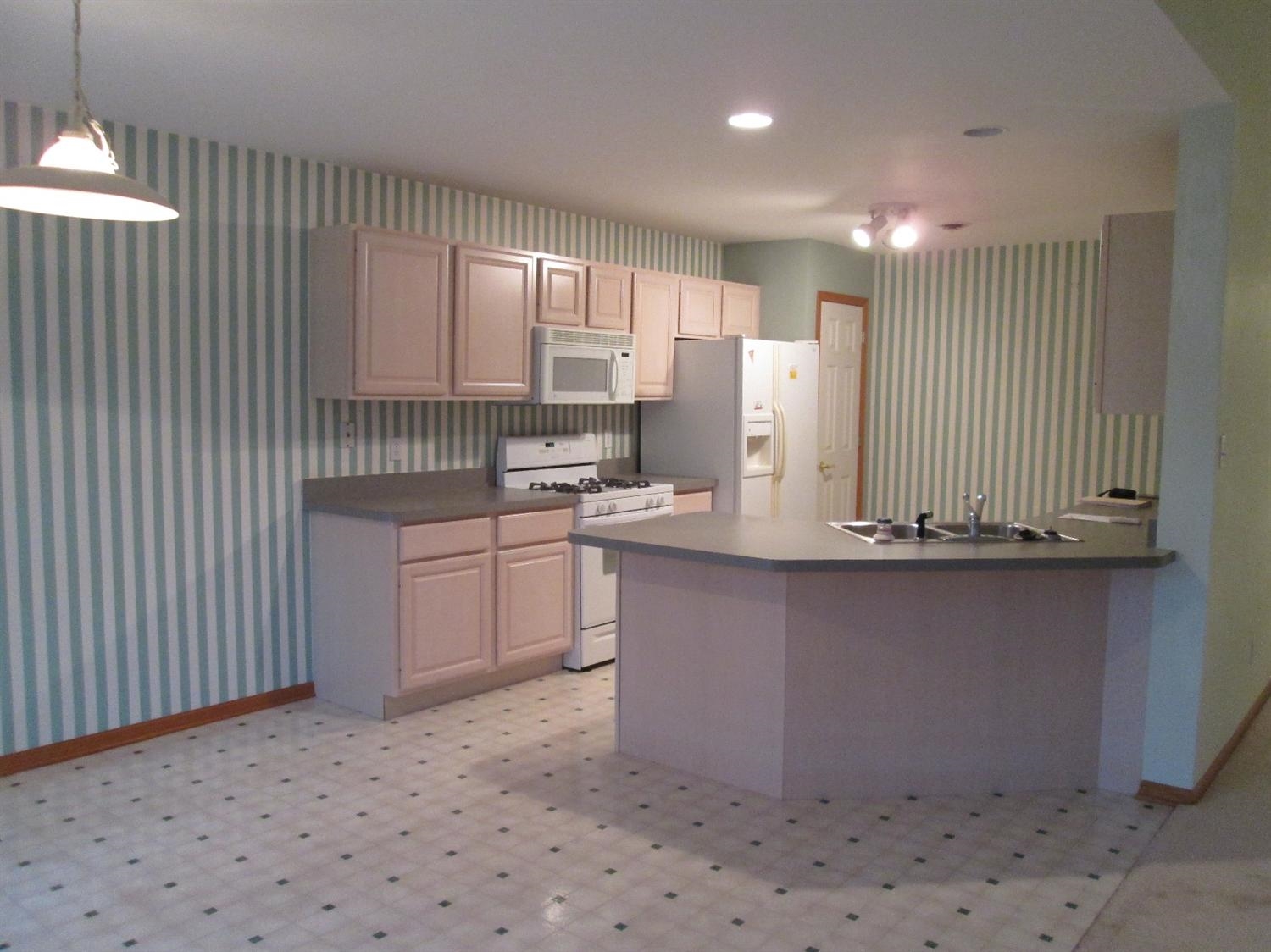 910 Easy Street, Unit A Crown Point, IN 46307 - Photo 8 of 10 1500x1124