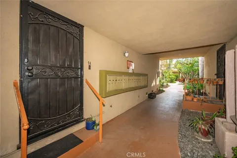 $656,500 | 1604 2nd Street, Unit 1A, Long Beach, CA 90802