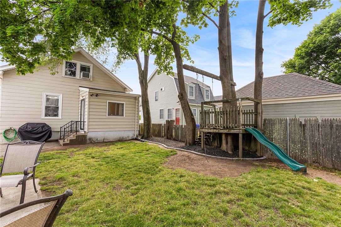 66 Crescent Road Pawtucket, RI 02861 - Photo 31 of 42