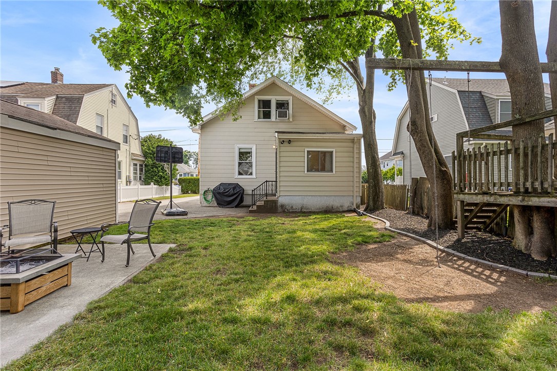 66 Crescent Road Pawtucket, RI 02861 - Photo 32 of 42