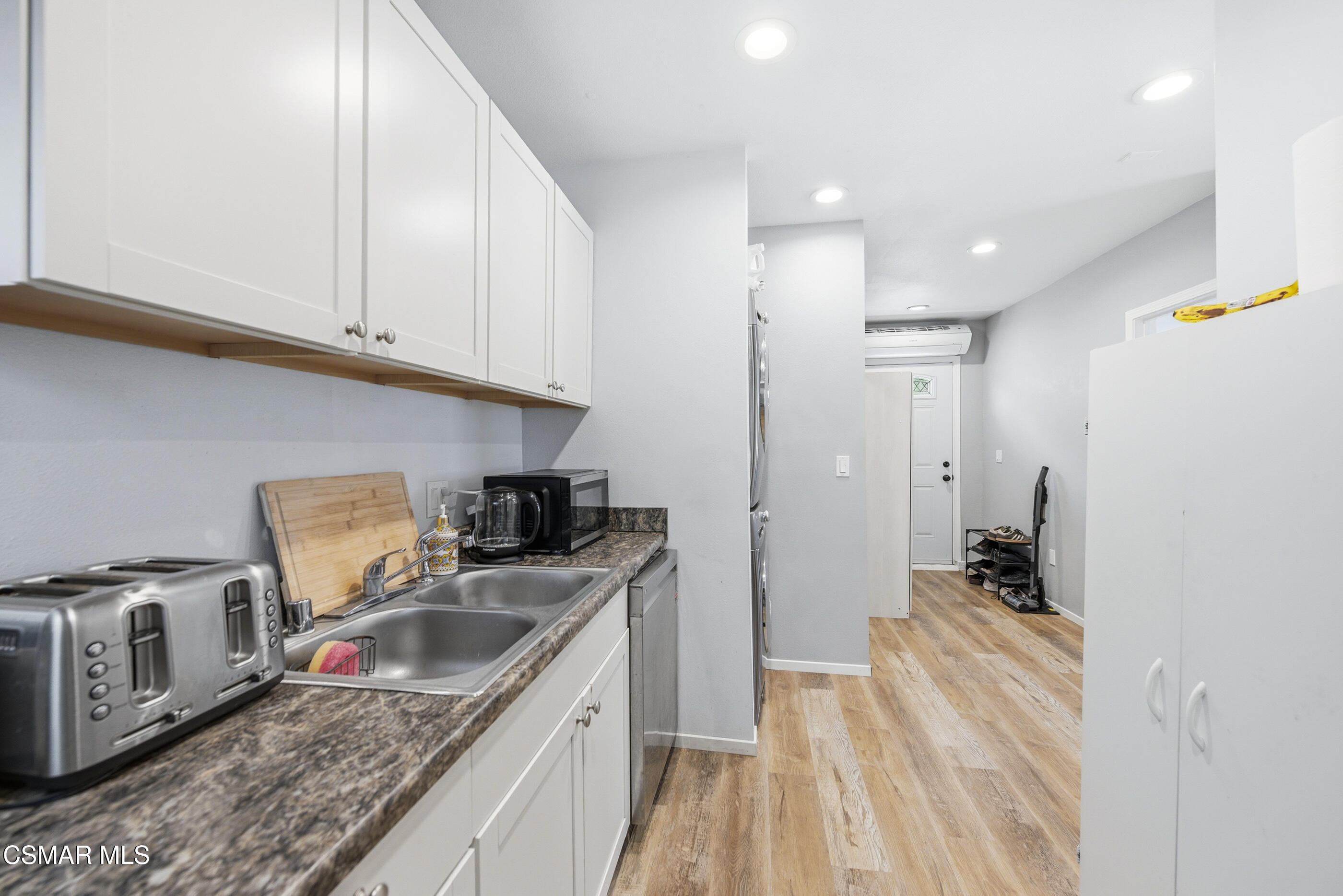 1314 Gonzales Road Simi Valley, CA 93063 - Photo 48 of 90 1314 Gonzales Rd Simi Valley-47