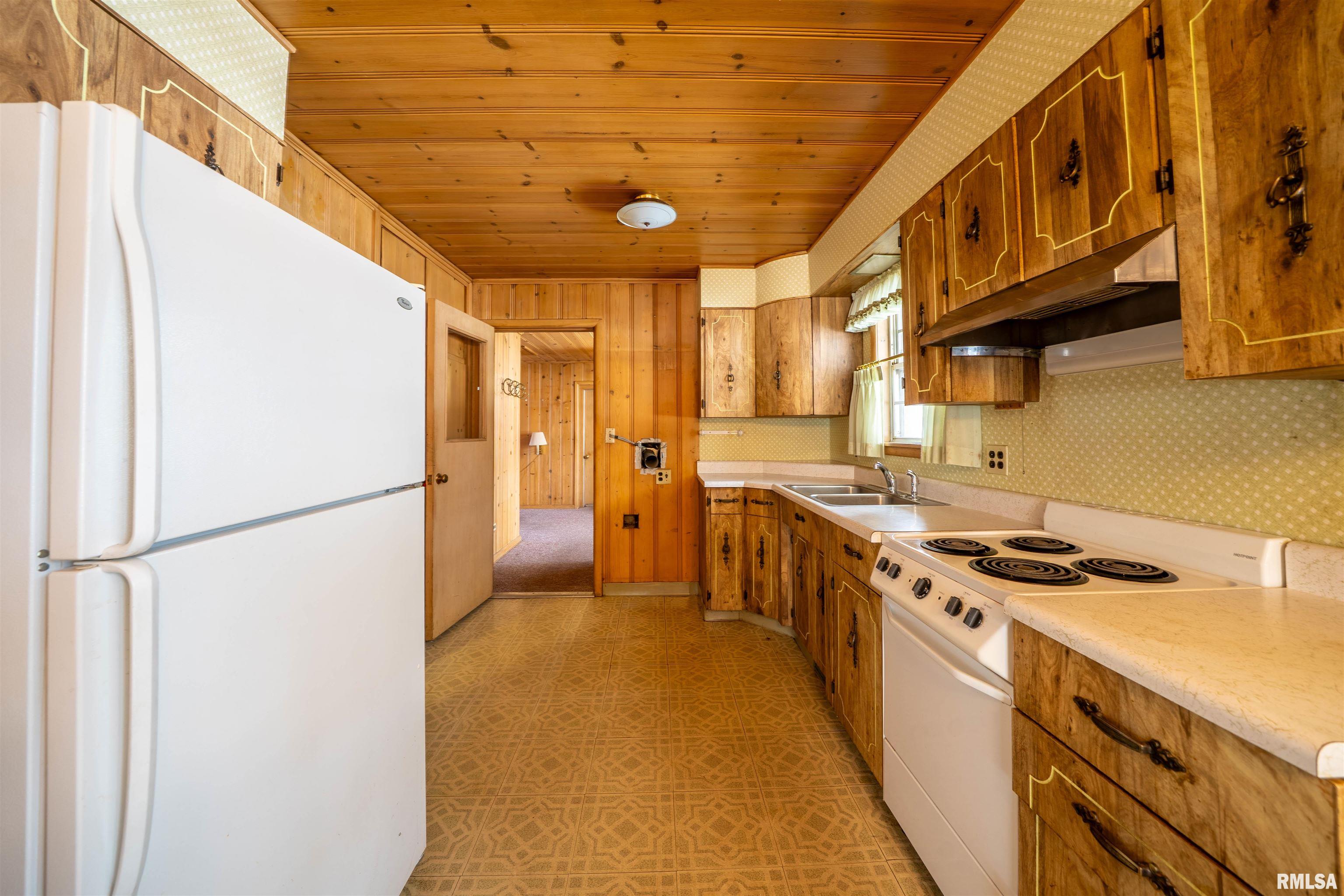 2327 North Prospect Road Peoria, IL 61603 - Photo 15 of 30