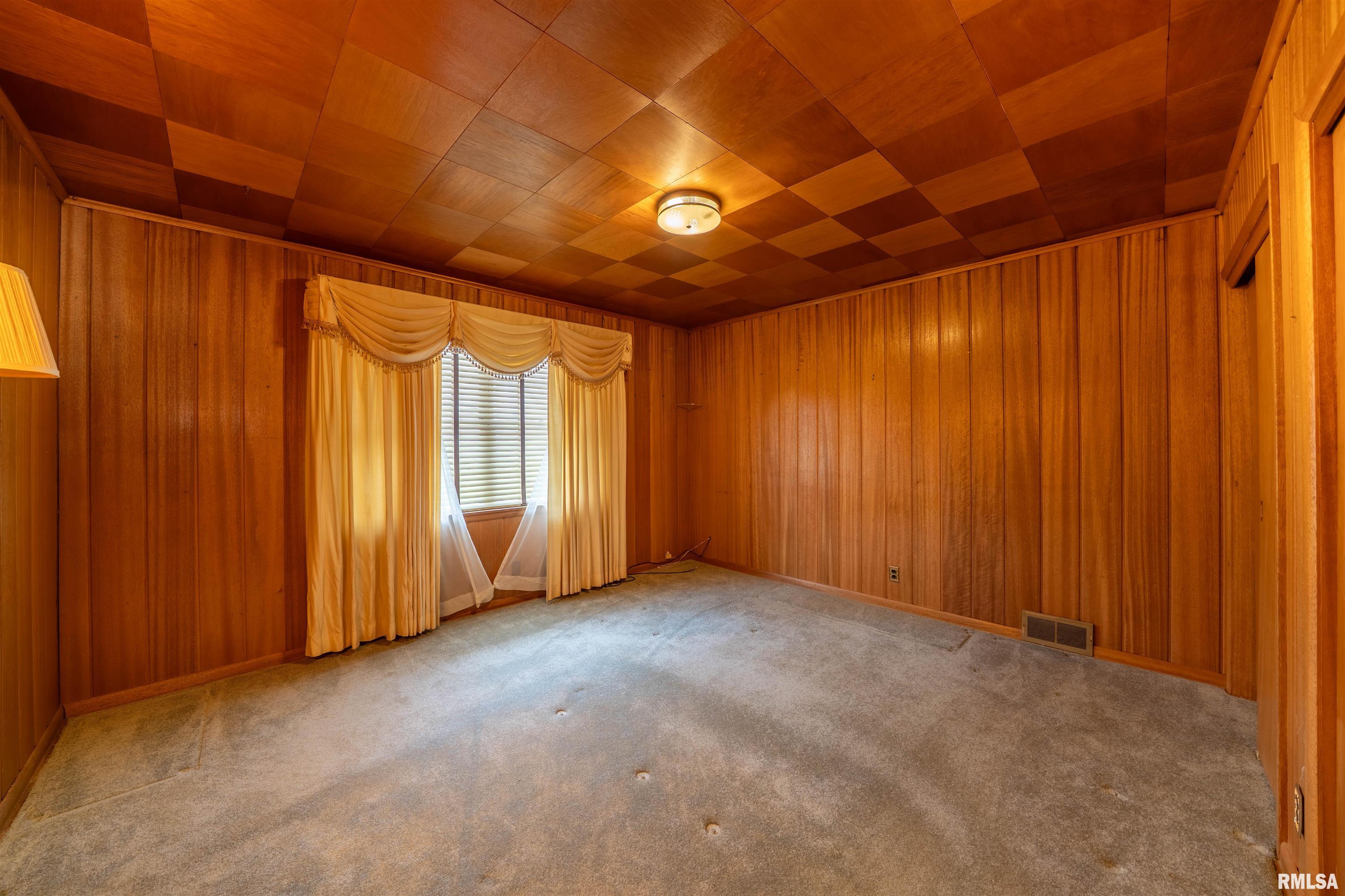 2327 North Prospect Road Peoria, IL 61603 - Photo 16 of 30