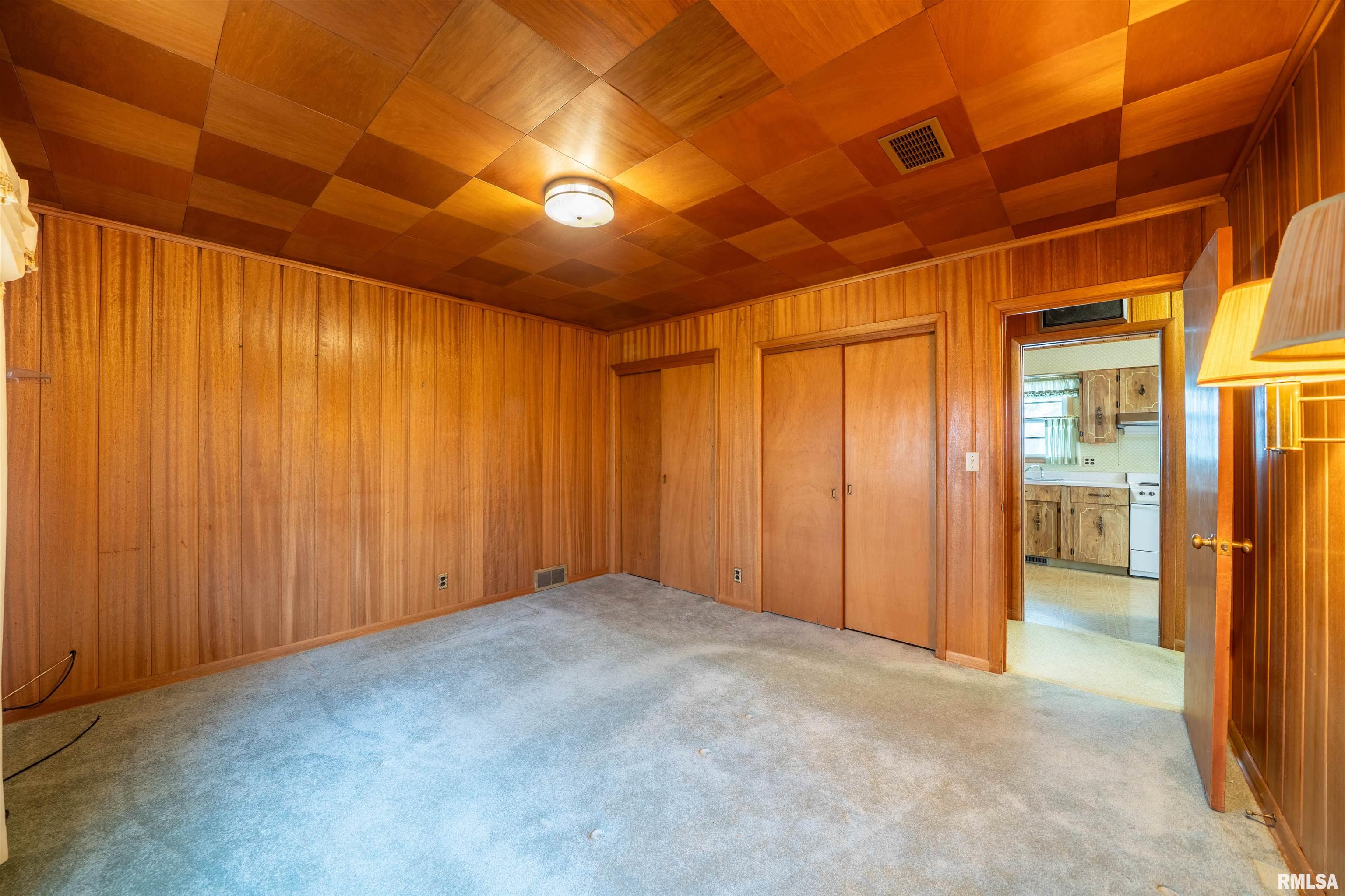 2327 North Prospect Road Peoria, IL 61603 - Photo 17 of 30