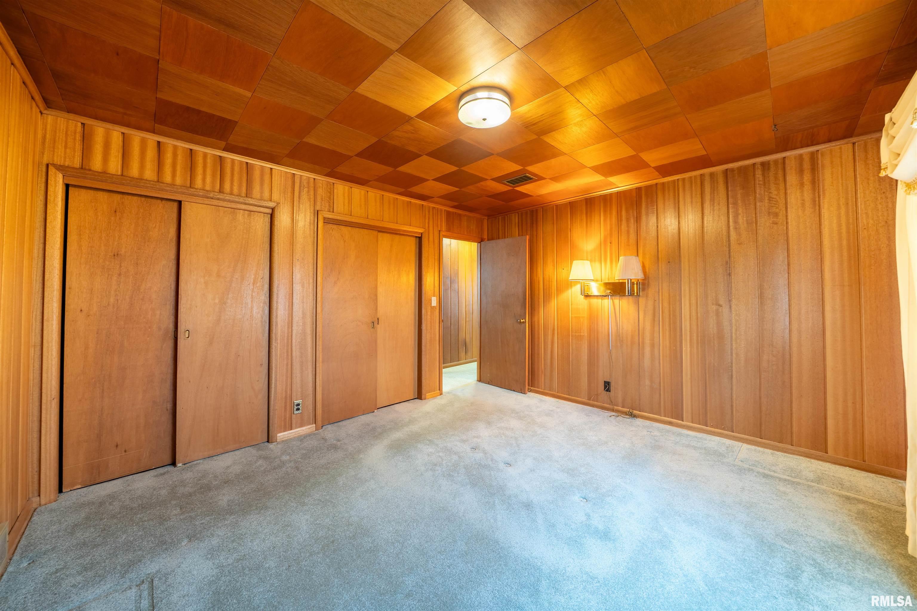 2327 North Prospect Road Peoria, IL 61603 - Photo 18 of 30