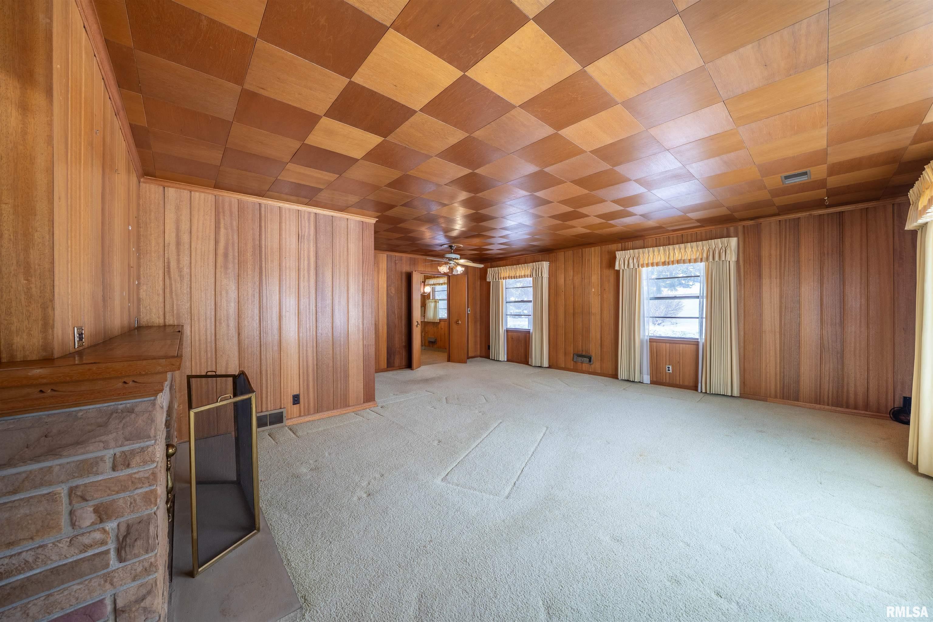 2327 North Prospect Road Peoria, IL 61603 - Photo 5 of 30