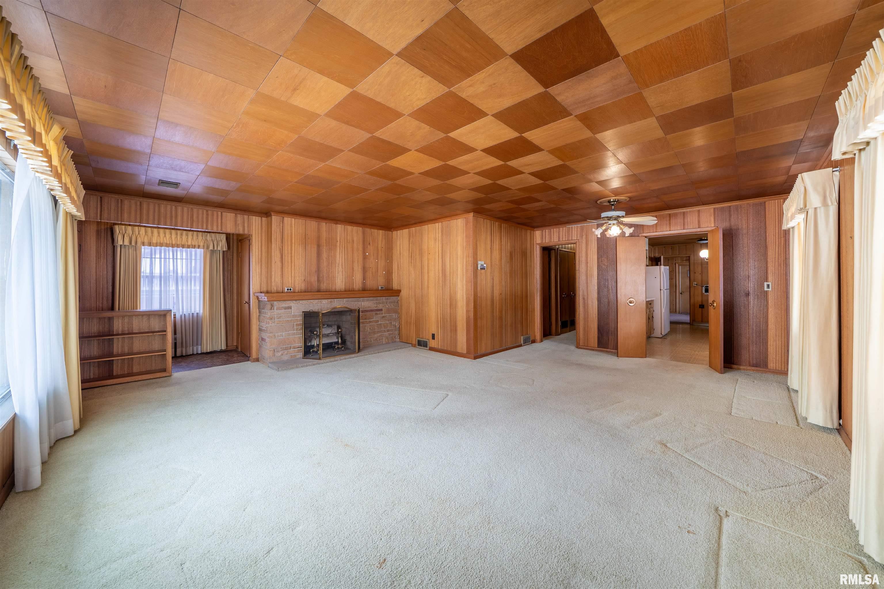 2327 North Prospect Road Peoria, IL 61603 - Photo 6 of 30