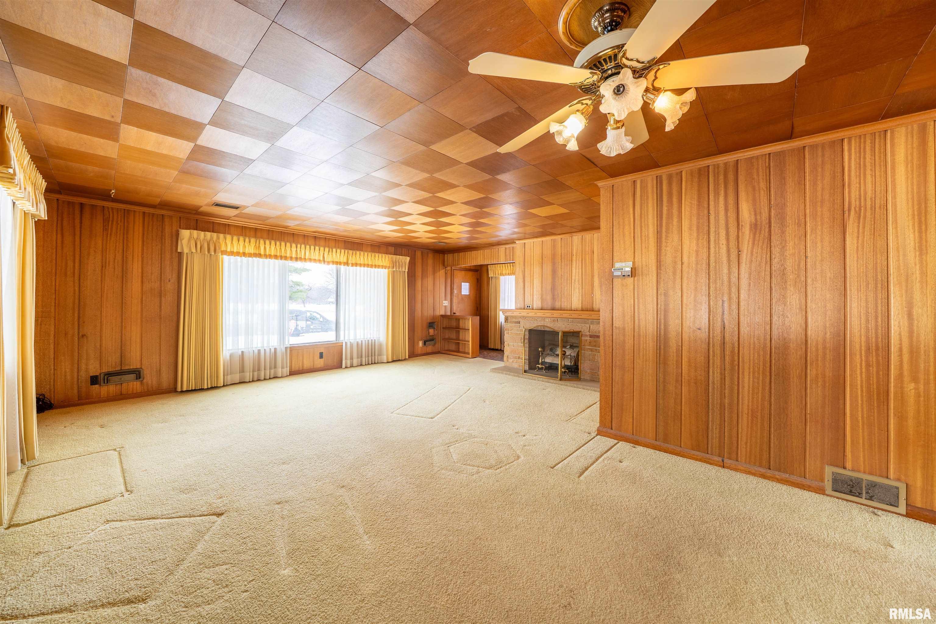 2327 North Prospect Road Peoria, IL 61603 - Photo 7 of 30