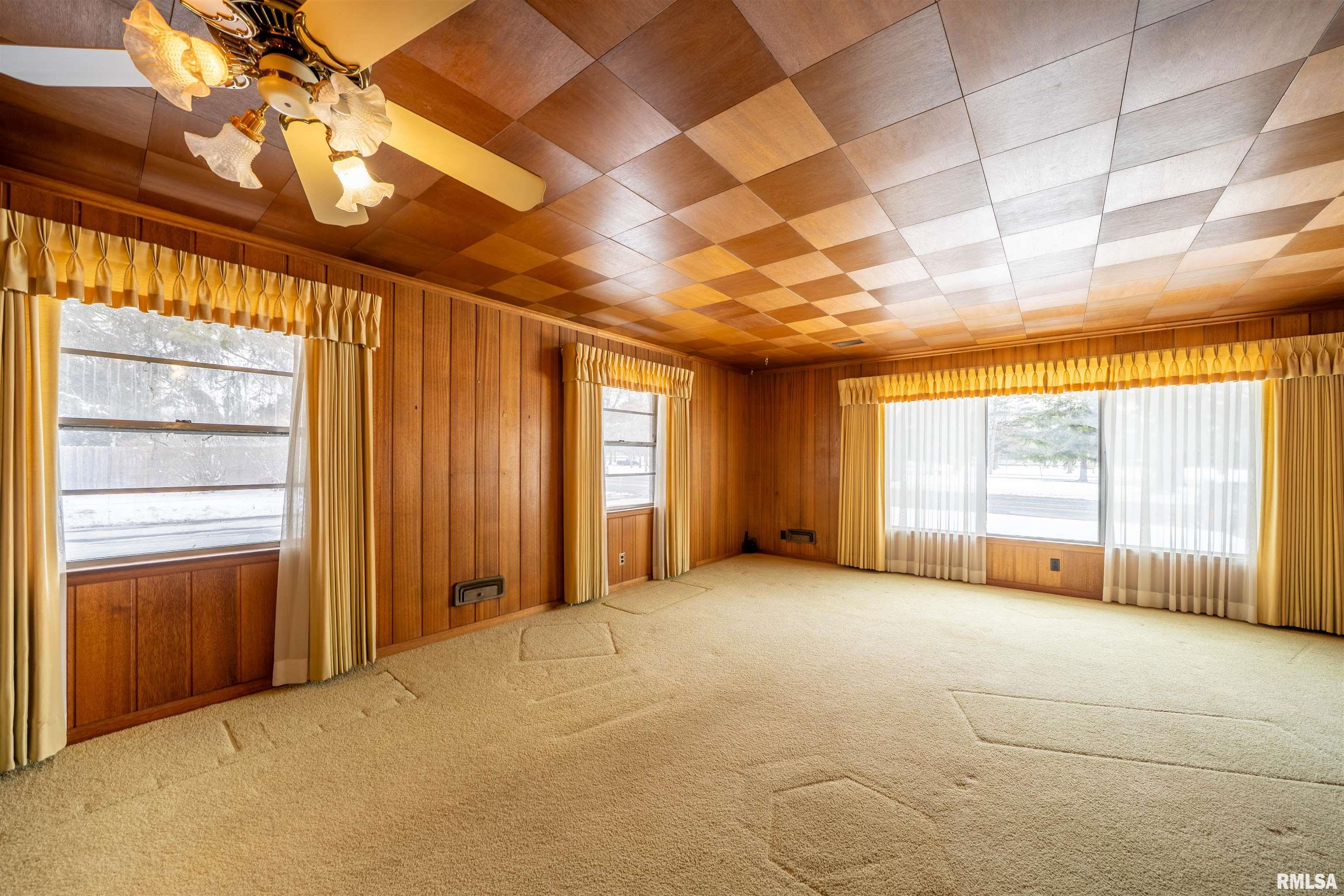 2327 North Prospect Road Peoria, IL 61603 - Photo 8 of 30