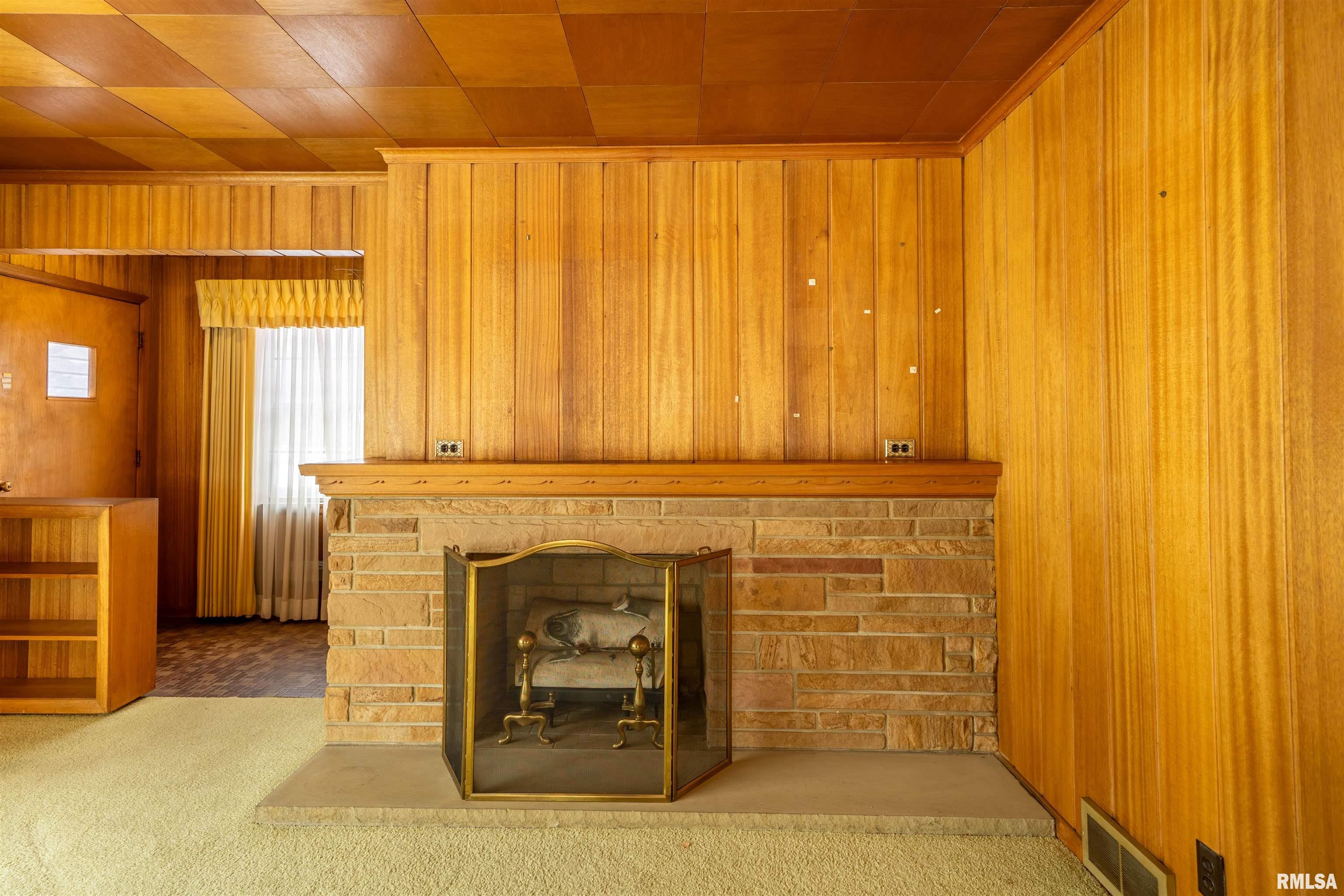 2327 North Prospect Road Peoria, IL 61603 - Photo 9 of 30