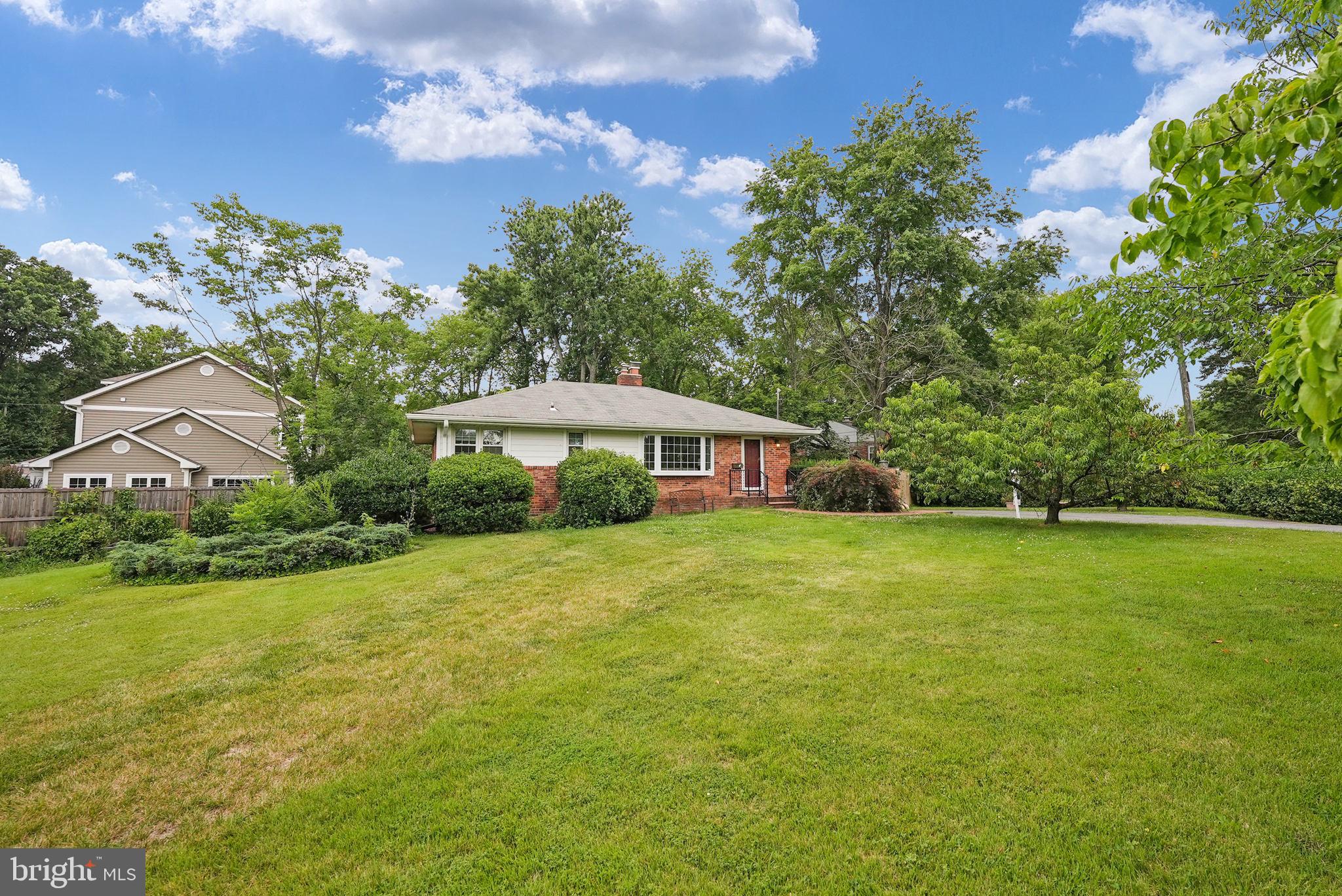 7903 Wellington Road Alexandria, VA 22308 - Photo 3 of 35