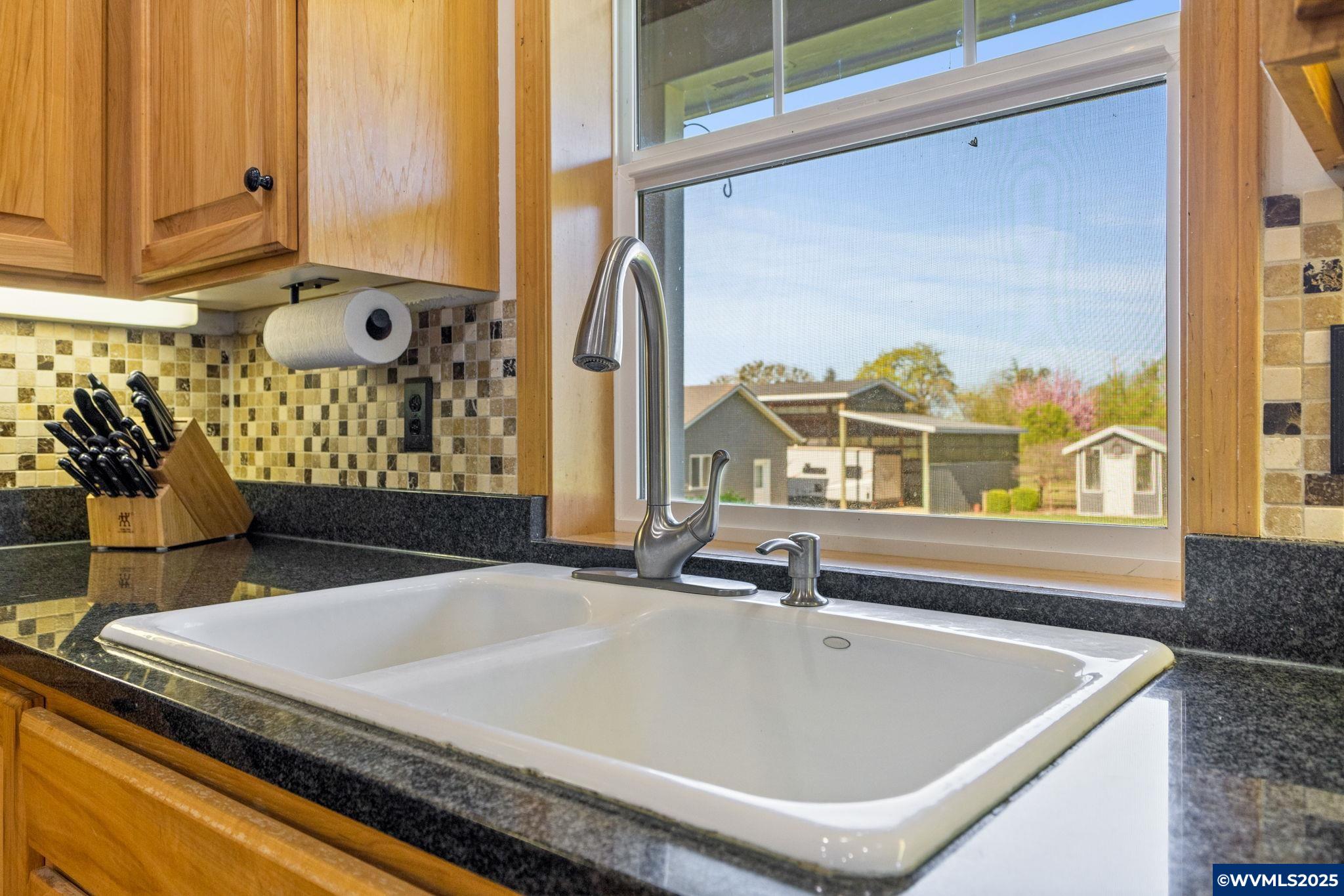 30383 Butte Creek Road Lebanon, OR 97355 - Photo 12 of 37 Gallery Image 12