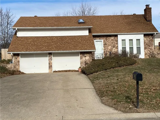 $272,000 | 713 Englewood Street, Lansing, KS 66043