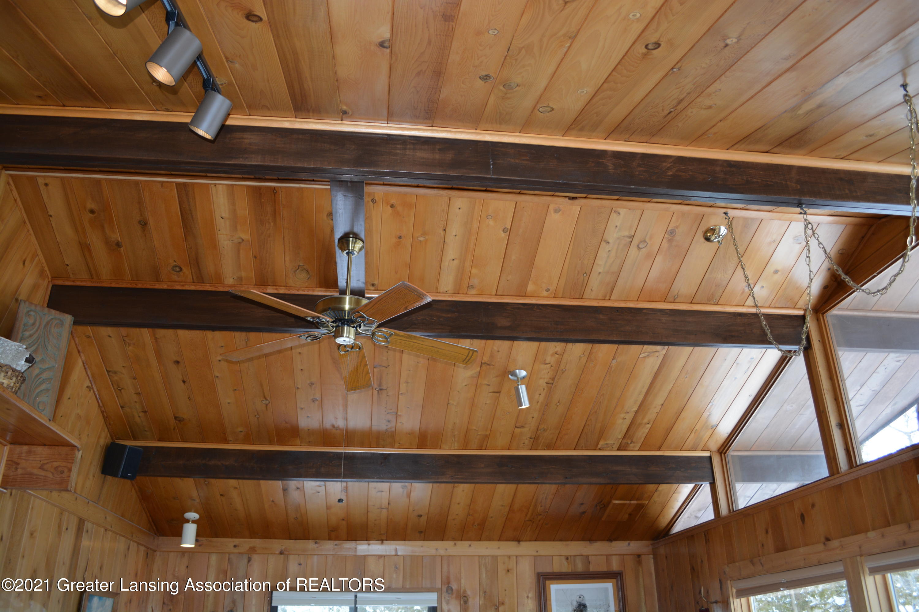 8057 East Garfield Road Hesperia, MI 49421 - Photo 29 of 75 Living Room Ceiling