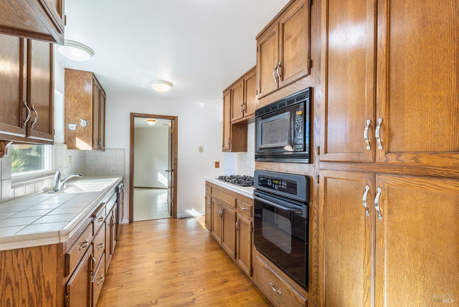 324 Burgundy Road Healdsburg, CA 95448 - Photo 18 of 52