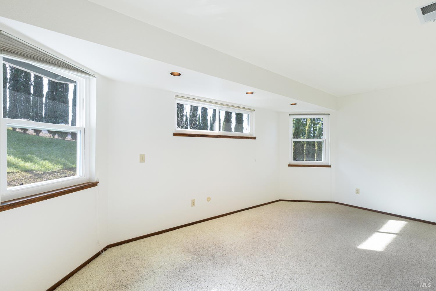 324 Burgundy Road Healdsburg, CA 95448 - Photo 35 of 52 Third bedroom