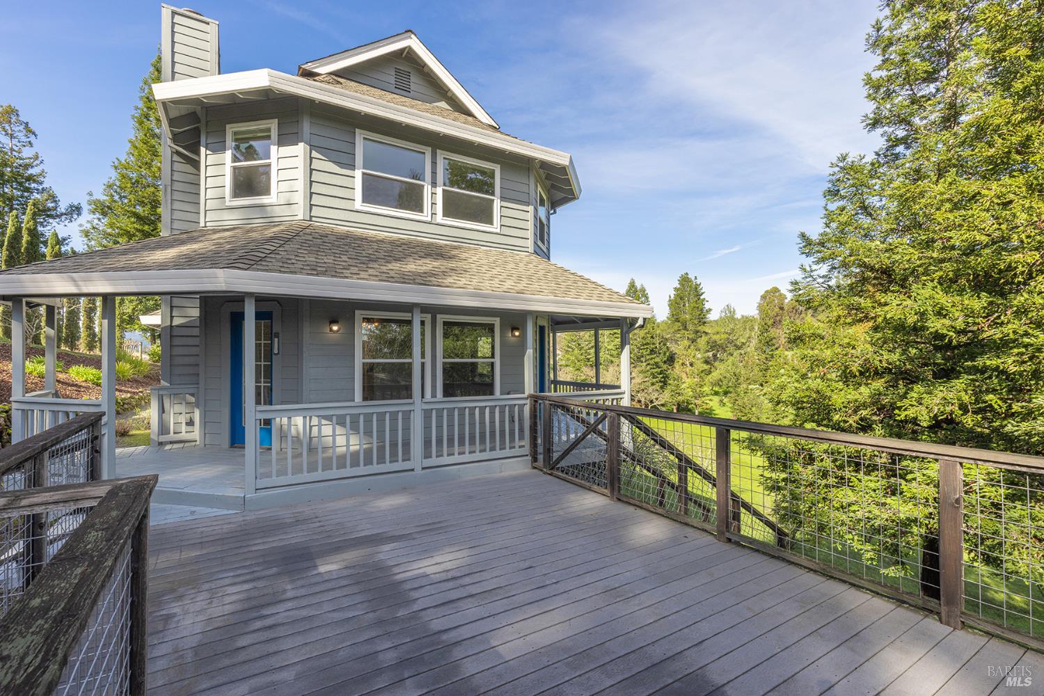 324 Burgundy Road Healdsburg, CA 95448 - Photo 10 of 52 Decks are loacted off of Family/Living room. Great entertaining space.
