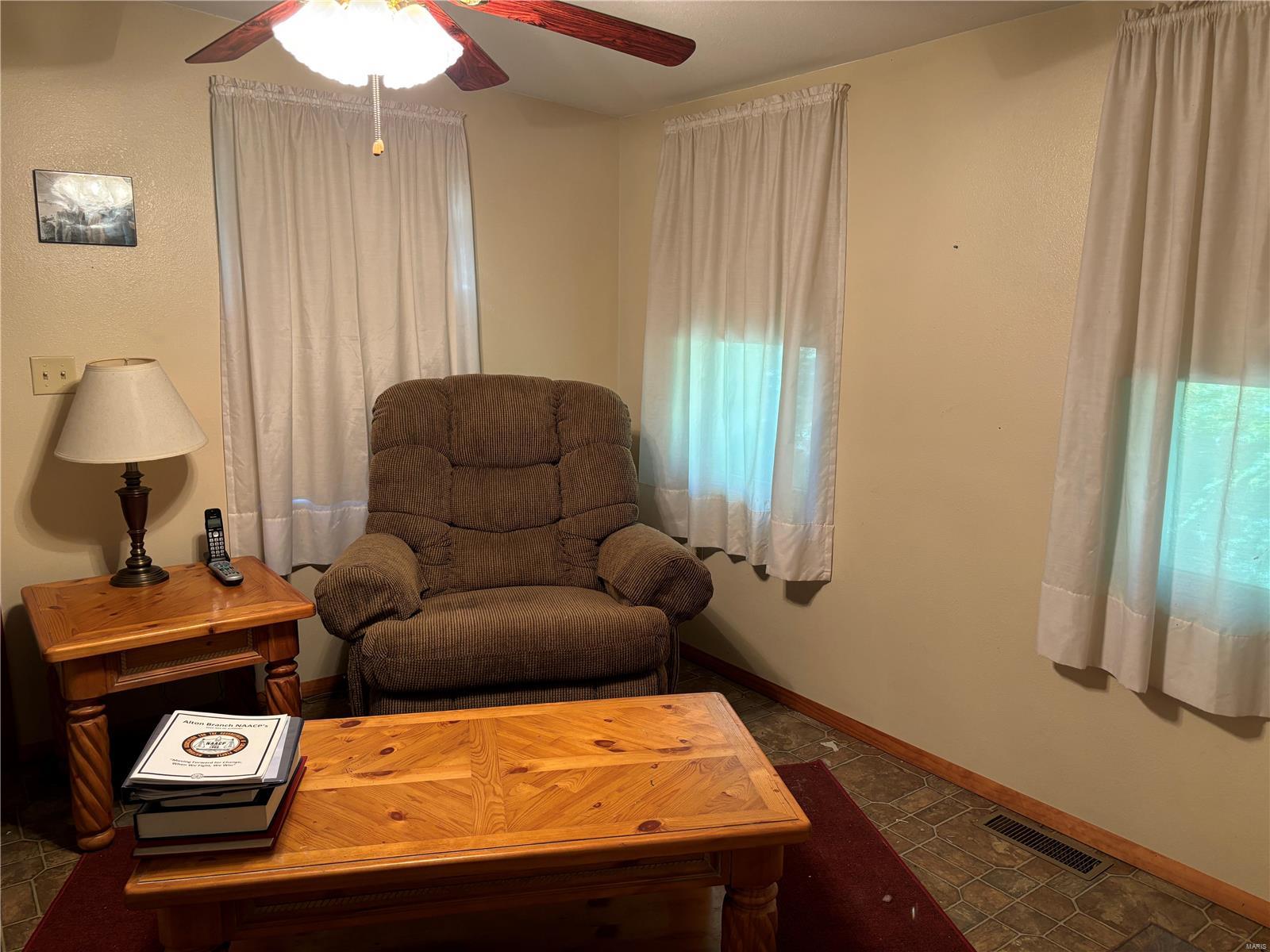 308 Harriett Street Alton, IL 62002 - Photo 5 of 13