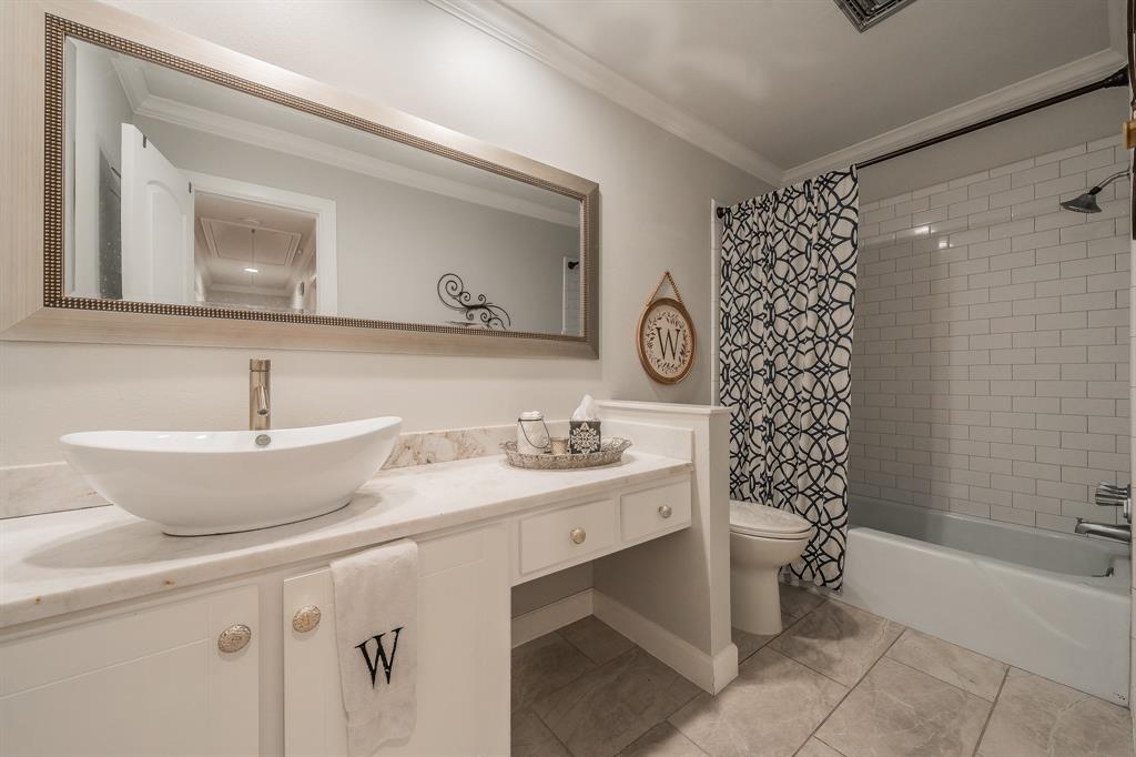 913 Roaring Springs Road Fort Worth, TX 76114 - Photo 17 of 31 Guest Bathroom